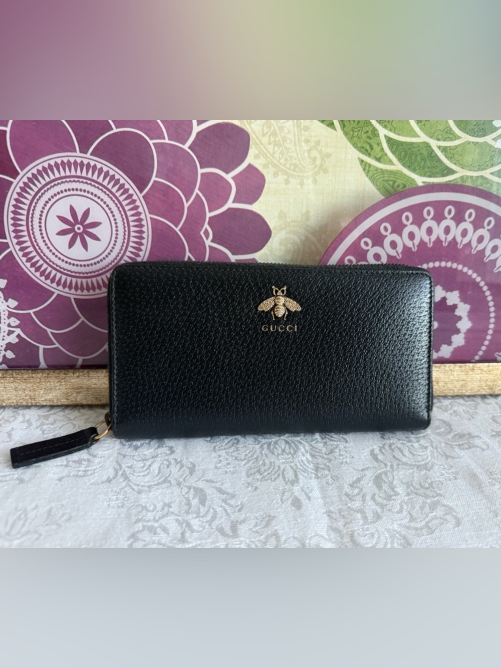 Gucci Animalier Bee black Leather Zip Around Wallet.